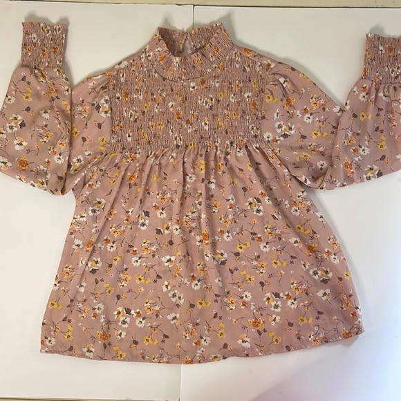 CURE Tops - CURE /FLORAL DESIGN/ TURTLENECK SIZE MEDIUM